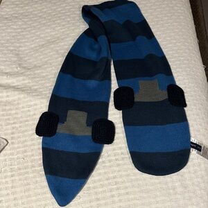 GapKids skateboard scarf